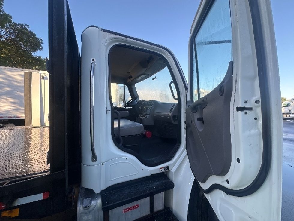 Flatbed Truck-Light and Medium Duty Trucks-Freightliner-2020-M2-Miami-FL-183,241\n\t\tmiles-$ 56,500 - Image 19