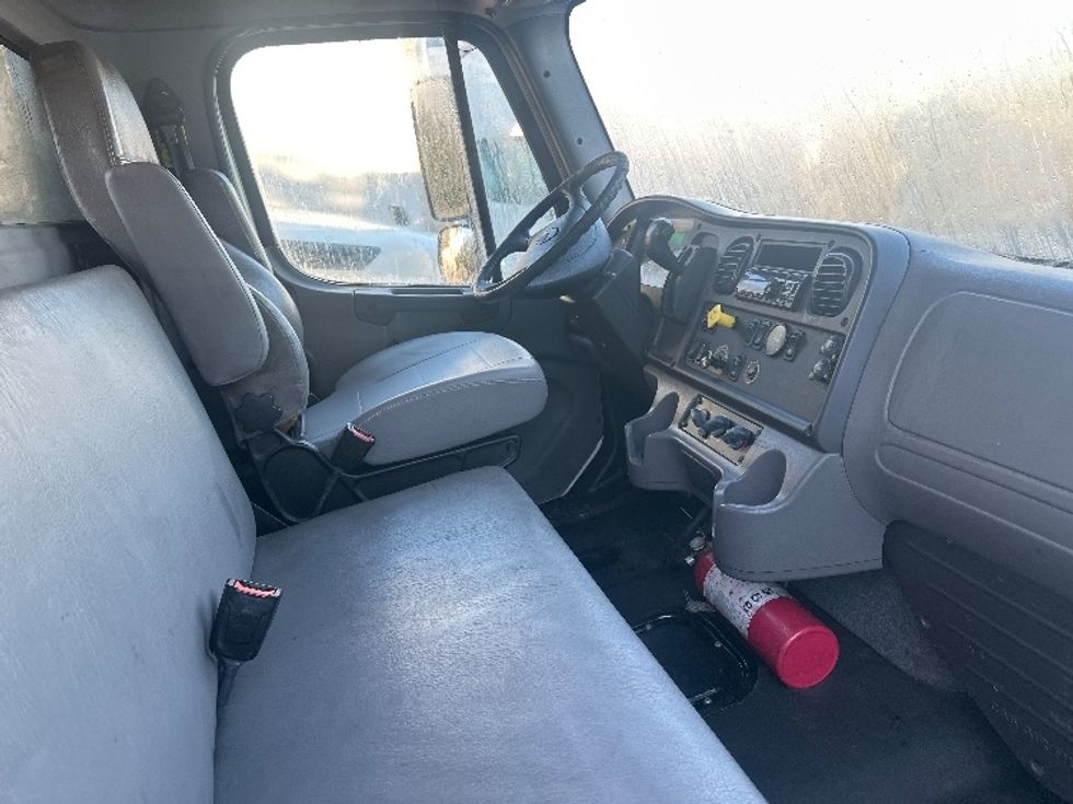 Flatbed Truck-Light and Medium Duty Trucks-Freightliner-2020-M2-Miami-FL-183,241\n\t\tmiles-$ 56,500 - Image 21