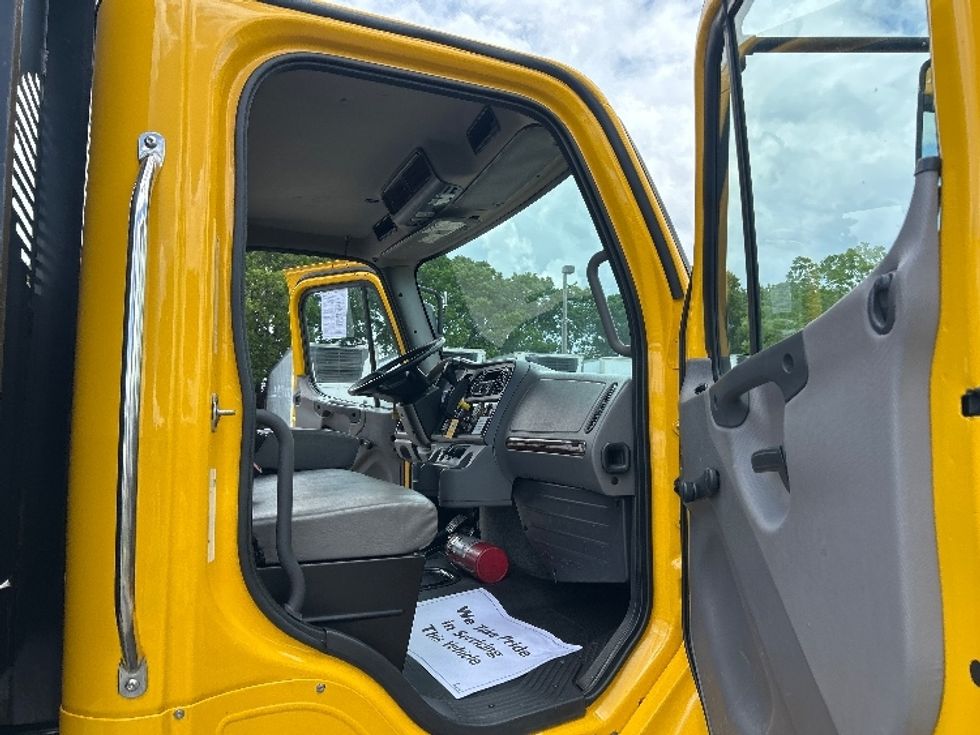 Flatbed Truck-Light and Medium Duty Trucks-Freightliner-2020-M2-Miami-FL-97,063\n\t\tmiles-$ 53,250 - Image 20