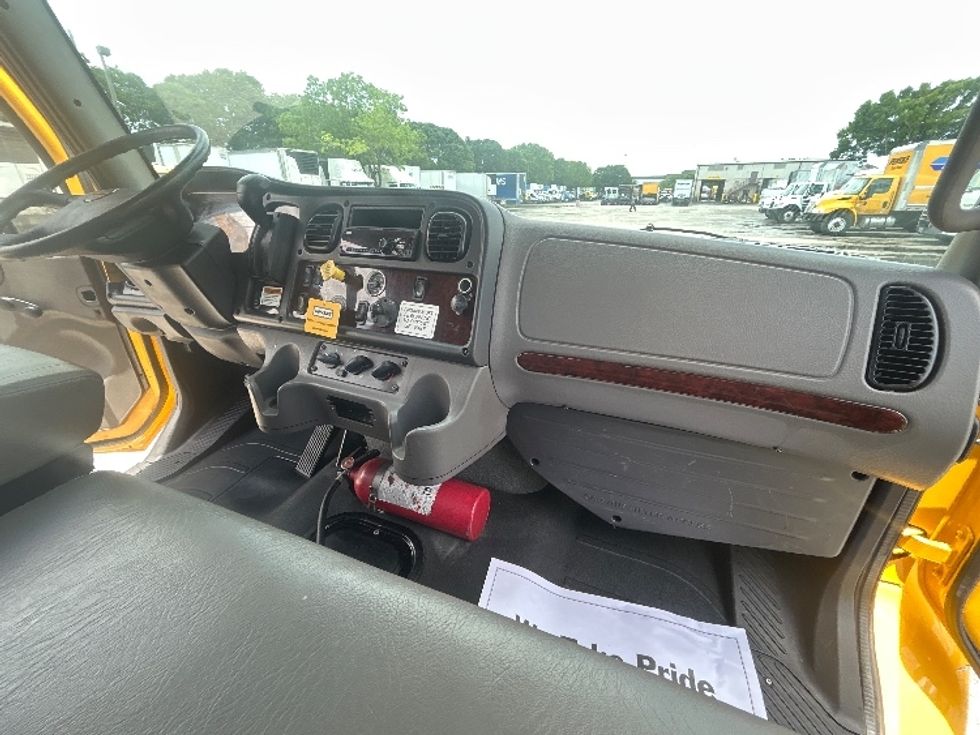 Flatbed Truck-Light and Medium Duty Trucks-Freightliner-2020-M2-Miami-FL-97,063\n\t\tmiles-$ 53,250 - Image 21