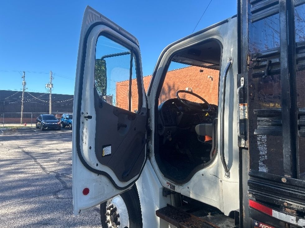 Flatbed Truck-Light and Medium Duty Trucks-Freightliner-2020-M2-Middlefield-OH-168,963\n\t\tmiles-$ 44,000 - Image 12