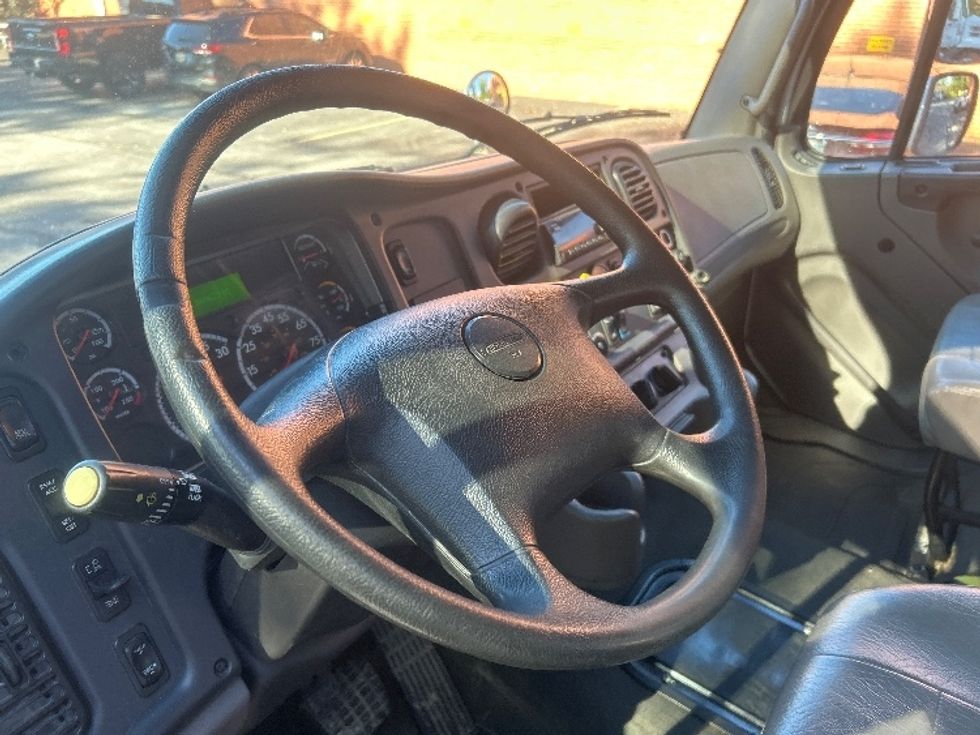 Flatbed Truck-Light and Medium Duty Trucks-Freightliner-2020-M2-Middlefield-OH-168,963\n\t\tmiles-$ 44,000 - Image 13