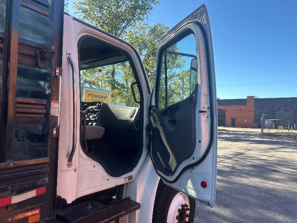 Flatbed Truck-Light and Medium Duty Trucks-Freightliner-2020-M2-Middlefield-OH-168,963\n\t\tmiles-$ 44,000 - Image 16