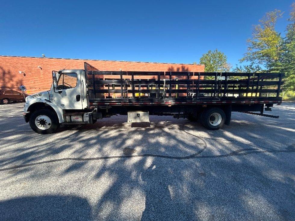 Flatbed Truck-Light and Medium Duty Trucks-Freightliner-2020-M2-Middlefield-OH-168,963\n\t\tmiles-$ 44,000 - Image 4