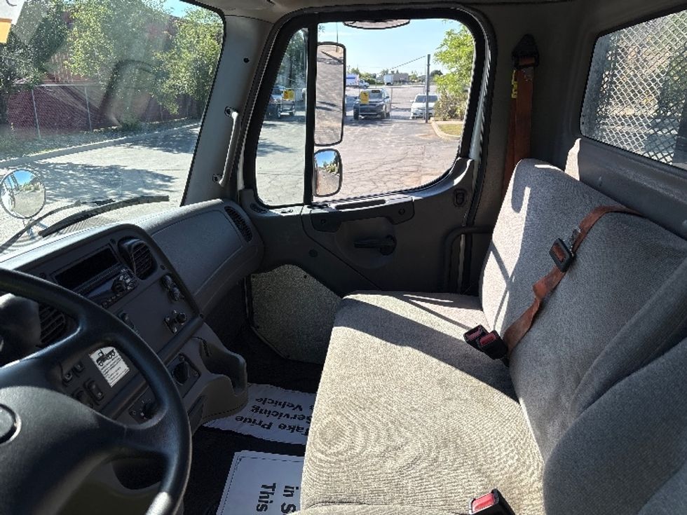 Flatbed Truck-Light and Medium Duty Trucks-Freightliner-2020-M2-Mississauga-ON-108,698\n\t\tkm-$ 82,750 - Image 12