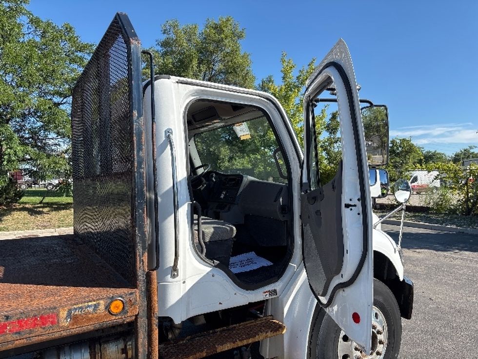 Flatbed Truck-Light and Medium Duty Trucks-Freightliner-2020-M2-Mississauga-ON-108,698\n\t\tkm-$ 82,750 - Image 13