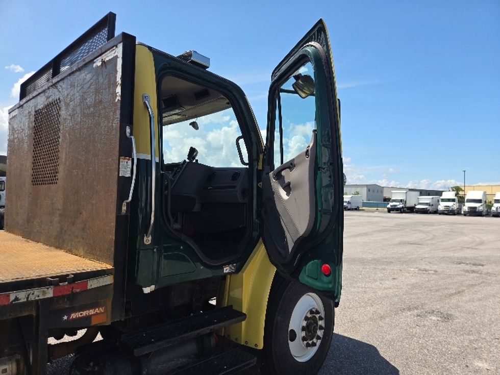 Flatbed Truck-Light and Medium Duty Trucks-Freightliner-2020-M2-Mobile-AL-236,370\n\t\tmiles-$ 55,750 - Image 16