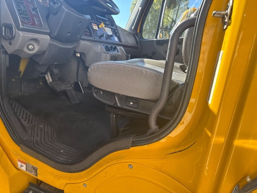 Flatbed Truck-Light and Medium Duty Trucks-Freightliner-2020-M2-North Las Vegas-NV-75,615\n\t\tmiles-$ 52,500 - Image 16