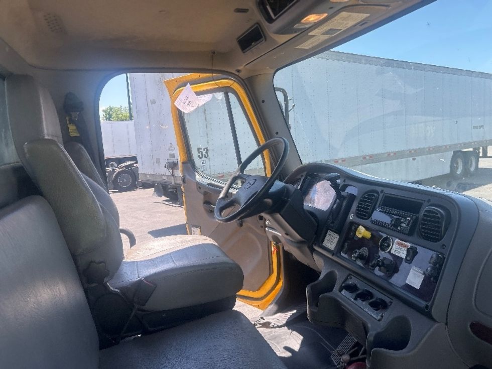 Flatbed Truck-Light and Medium Duty Trucks-Freightliner-2020-M2-Obetz-OH-129,920\n\t\tmiles-$ 46,500 - Image 22
