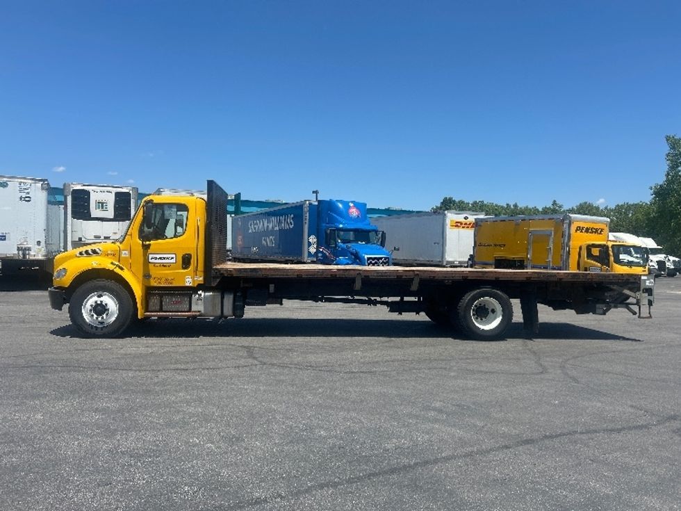 Flatbed Truck-Light and Medium Duty Trucks-Freightliner-2020-M2-Obetz-OH-129,920\n\t\tmiles-$ 46,500 - Image 4