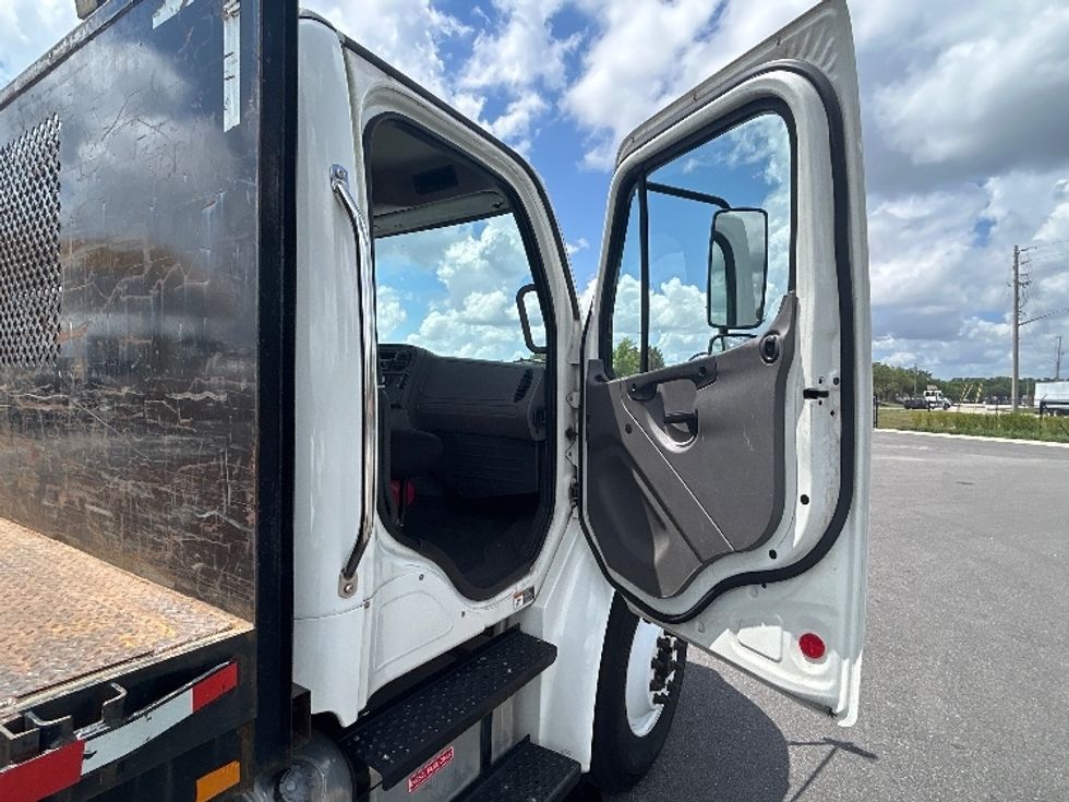 Flatbed Truck-Light and Medium Duty Trucks-Freightliner-2020-M2-Ocala-FL-60,055\n\t\tmiles-$ 64,750 - Image 18
