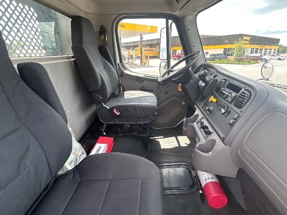 Flatbed Truck-Light and Medium Duty Trucks-Freightliner-2020-M2-Ocala-FL-60,055\n\t\tmiles-$ 64,750 - Image 20
