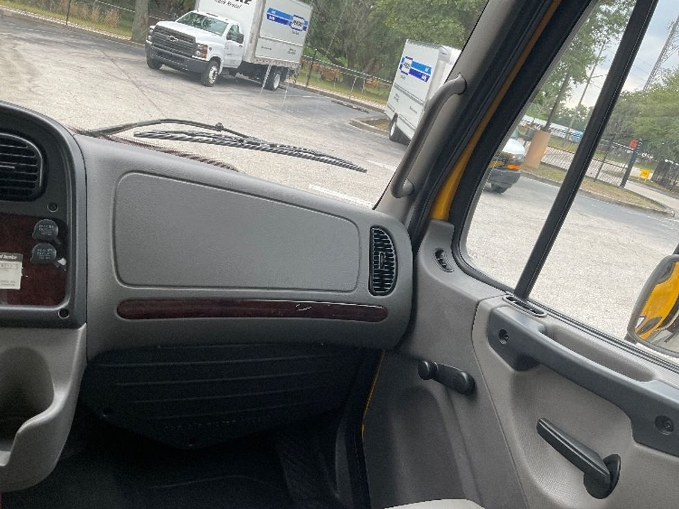 Flatbed Truck-Light and Medium Duty Trucks-Freightliner-2020-M2-Orlando-FL-143,383\n\t\tmiles-$ 42,250 - Image 18