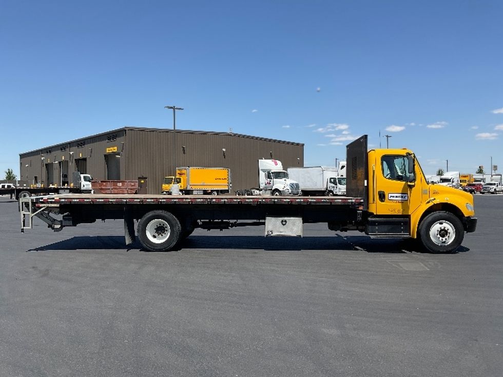 Flatbed Truck-Light and Medium Duty Trucks-Freightliner-2020-M2-Pasco-WA-97,131\n\t\tmiles-$ 56,000 - Image 15