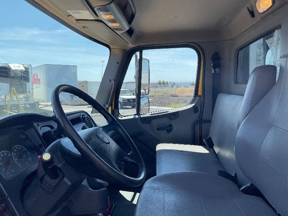 Flatbed Truck-Light and Medium Duty Trucks-Freightliner-2020-M2-Pasco-WA-97,131\n\t\tmiles-$ 56,000 - Image 19