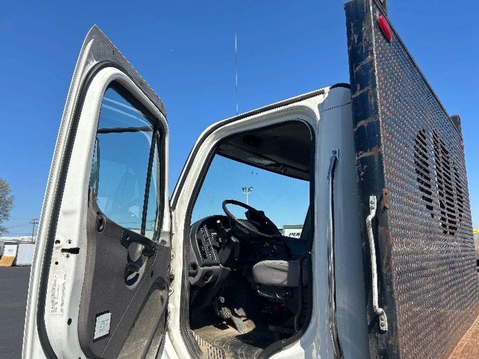 Flatbed Truck-Light and Medium Duty Trucks-Freightliner-2020-M2-Pennsauken-NJ-191,217\n\t\tmiles-$ 65,750 - Image 12