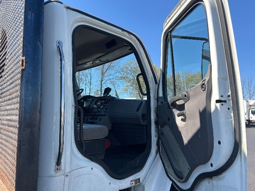 Flatbed Truck-Light and Medium Duty Trucks-Freightliner-2020-M2-Pennsauken-NJ-191,217\n\t\tmiles-$ 65,750 - Image 16