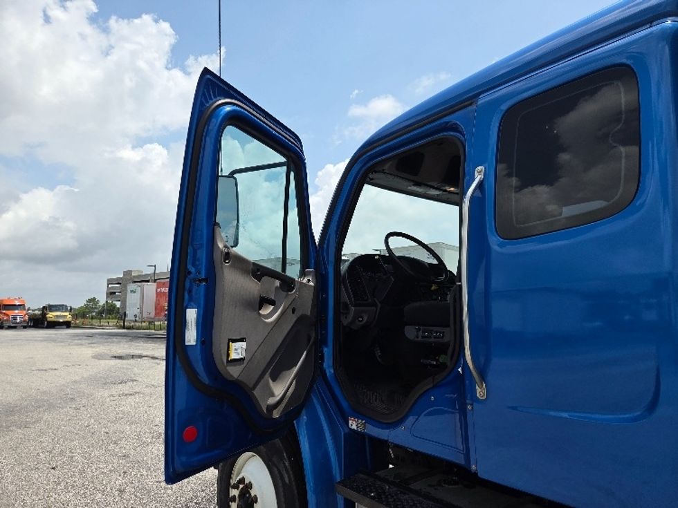 Flatbed Truck-Light and Medium Duty Trucks-Freightliner-2020-M2-Pensacola-FL-75,378\n\t\tmiles-$ 77,000 - Image 16