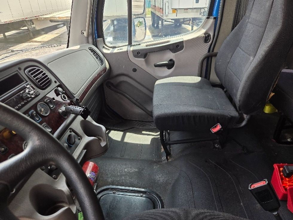 Flatbed Truck-Light and Medium Duty Trucks-Freightliner-2020-M2-Pensacola-FL-75,378\n\t\tmiles-$ 77,000 - Image 19
