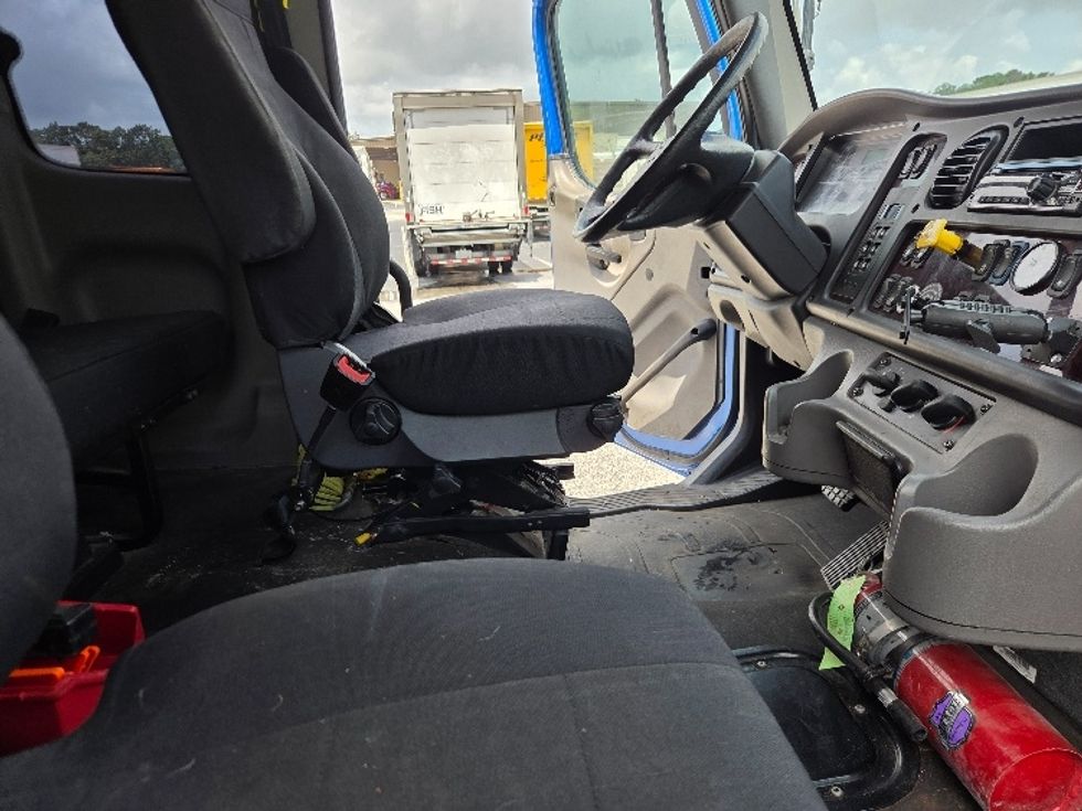 Flatbed Truck-Light and Medium Duty Trucks-Freightliner-2020-M2-Pensacola-FL-75,378\n\t\tmiles-$ 77,000 - Image 22