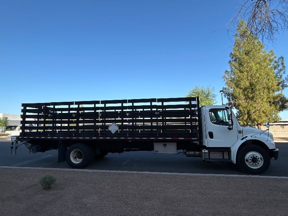 Flatbed Truck-Light and Medium Duty Trucks-Freightliner-2020-M2-Phoenix-AZ-107,000\n\t\tmiles-$ 64,250 - Image 15
