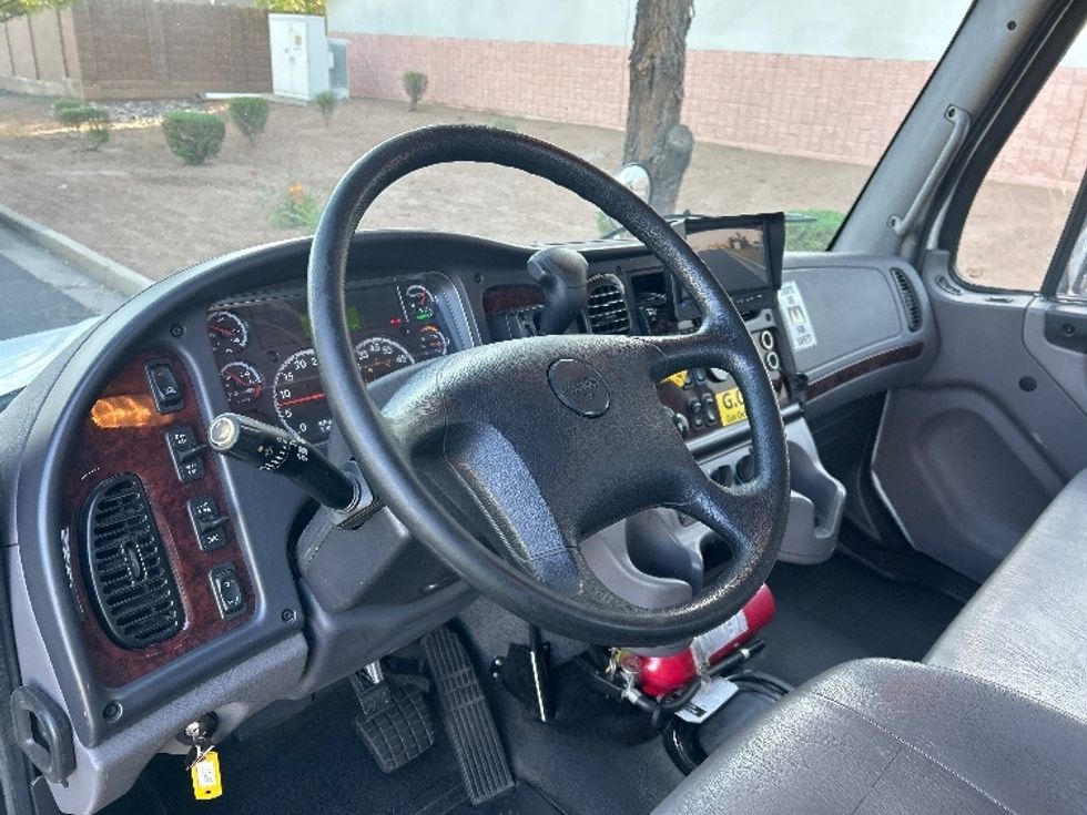 Flatbed Truck-Light and Medium Duty Trucks-Freightliner-2020-M2-Phoenix-AZ-107,000\n\t\tmiles-$ 64,250 - Image 17