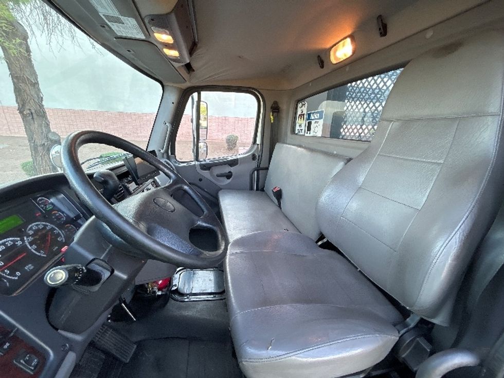 Flatbed Truck-Light and Medium Duty Trucks-Freightliner-2020-M2-Phoenix-AZ-107,000\n\t\tmiles-$ 64,250 - Image 19