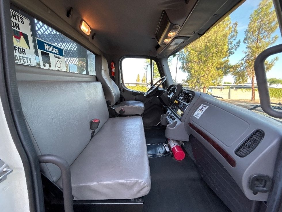 Flatbed Truck-Light and Medium Duty Trucks-Freightliner-2020-M2-Phoenix-AZ-107,000\n\t\tmiles-$ 64,250 - Image 22