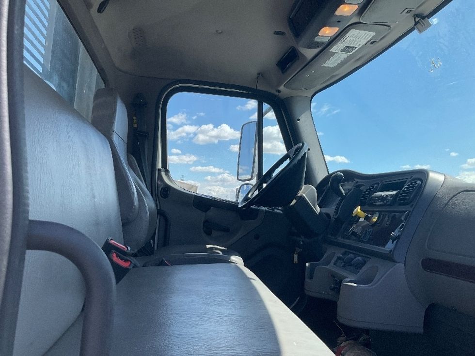 Flatbed Truck-Light and Medium Duty Trucks-Freightliner-2020-M2-Phoenix-AZ-147,803\n\t\tmiles-$ 51,250 - Image 22