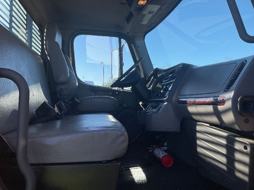 Flatbed Truck-Light and Medium Duty Trucks-Freightliner-2020-M2-Phoenix-AZ-70,312\n\t\tmiles-$ 58,250 - Image 21