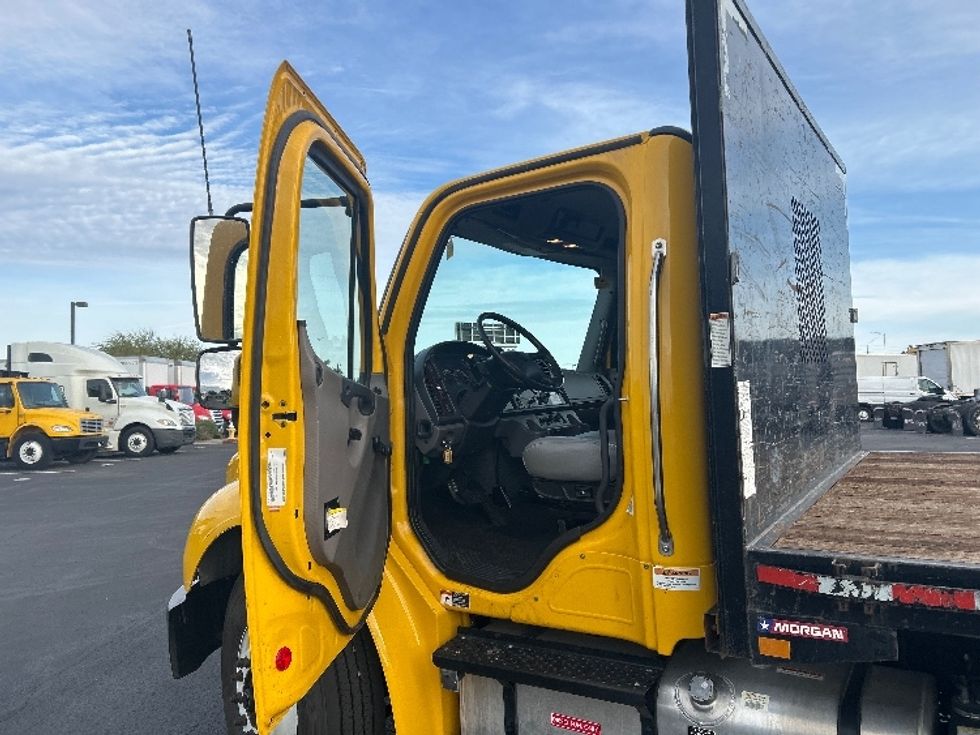 Flatbed Truck-Light and Medium Duty Trucks-Freightliner-2020-M2-Phoenix-AZ-75,040\n\t\tmiles-$ 56,750 - Image 16