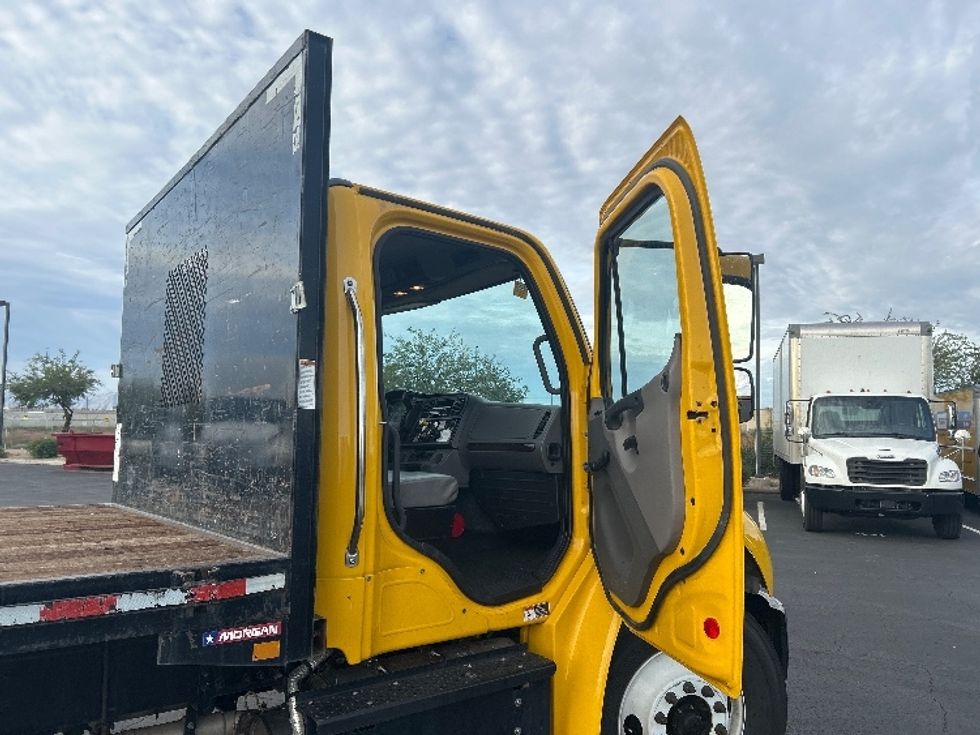 Flatbed Truck-Light and Medium Duty Trucks-Freightliner-2020-M2-Phoenix-AZ-75,040\n\t\tmiles-$ 56,750 - Image 20