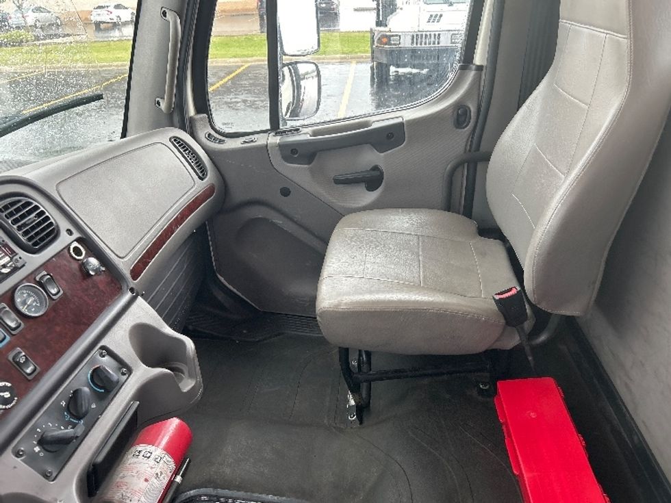 Flatbed Truck-Light and Medium Duty Trucks-Freightliner-2020-M2-Piqua-OH-107,417\n\t\tmiles-$ 56,750 - Image 18