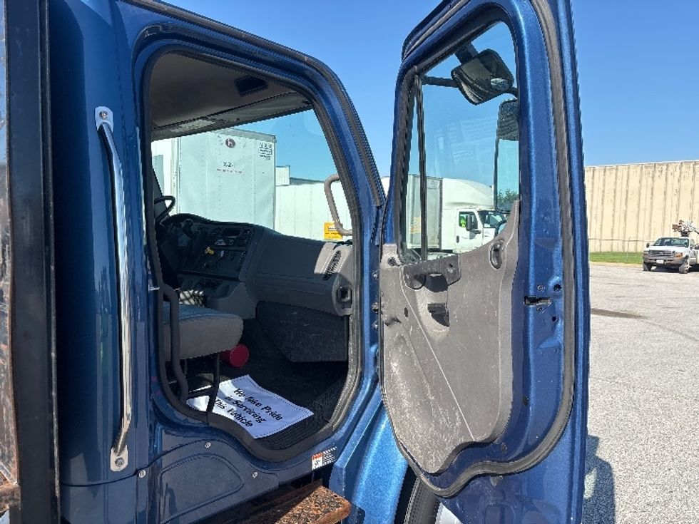 Flatbed Truck-Light and Medium Duty Trucks-Freightliner-2020-M2-Poplar Bluff-MO-336,453\n\t\tmiles-$ 22,500 - Image 17