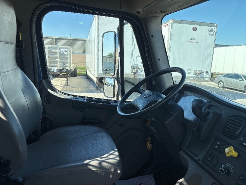 Flatbed Truck-Light and Medium Duty Trucks-Freightliner-2020-M2-Poplar Bluff-MO-336,453\n\t\tmiles-$ 22,500 - Image 19