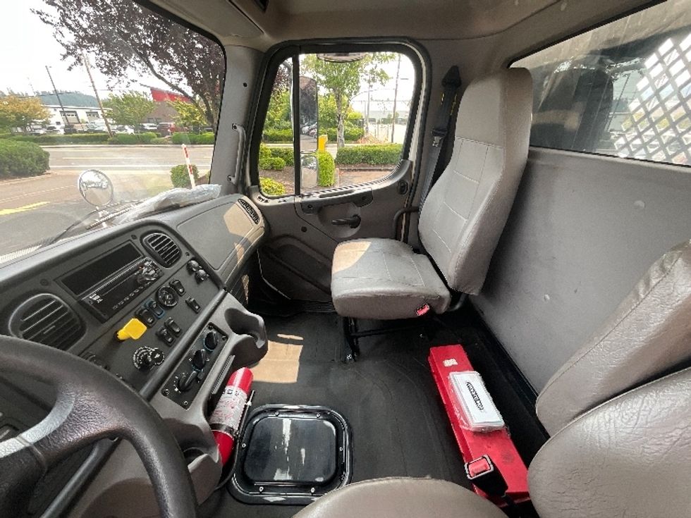 Flatbed Truck-Light and Medium Duty Trucks-Freightliner-2020-M2-Portland-OR-154,872\n\t\tmiles-$ 70,500 - Image 15