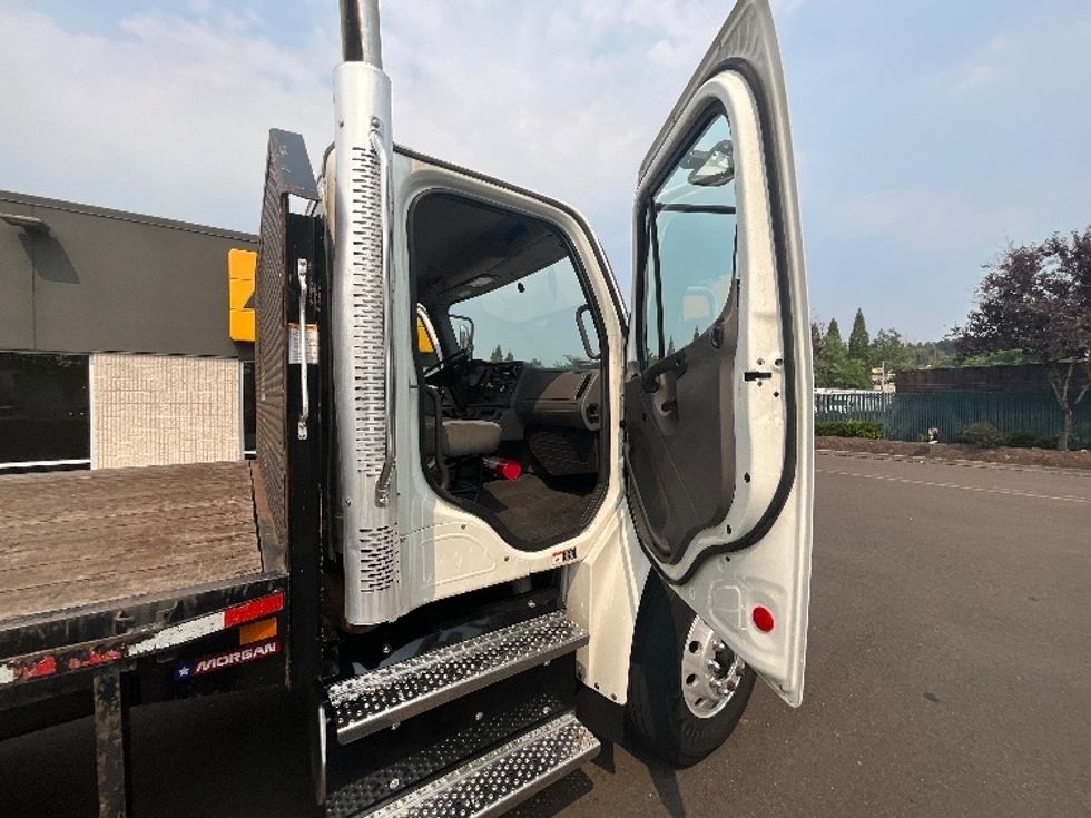 Flatbed Truck-Light and Medium Duty Trucks-Freightliner-2020-M2-Portland-OR-154,872\n\t\tmiles-$ 70,500 - Image 16
