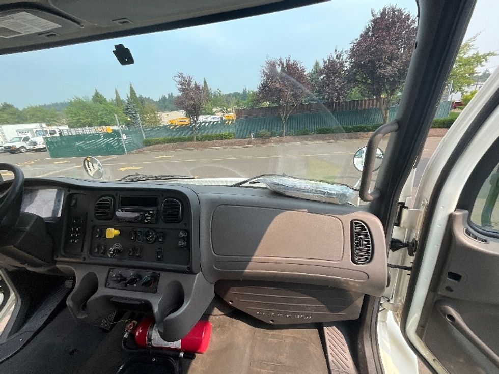 Flatbed Truck-Light and Medium Duty Trucks-Freightliner-2020-M2-Portland-OR-154,872\n\t\tmiles-$ 70,500 - Image 17