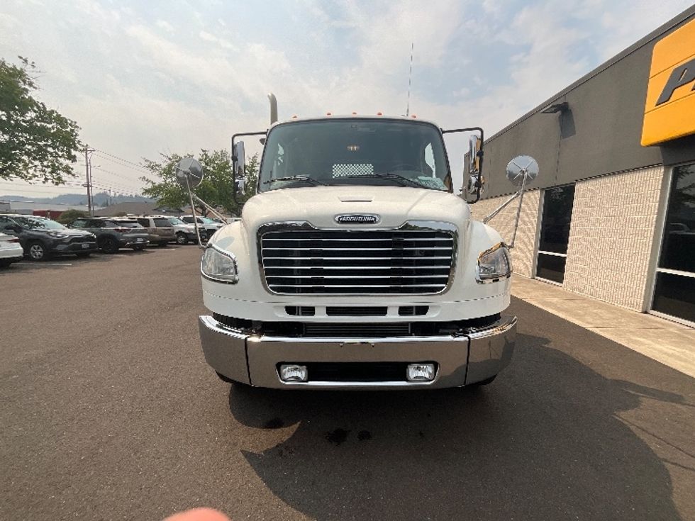 Flatbed Truck-Light and Medium Duty Trucks-Freightliner-2020-M2-Portland-OR-154,872\n\t\tmiles-$ 70,500 - Image 2