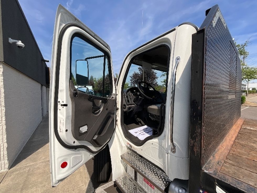 Flatbed Truck-Light and Medium Duty Trucks-Freightliner-2020-M2-Portland-OR-169,057\n\t\tmiles-$ 44,500 - Image 12