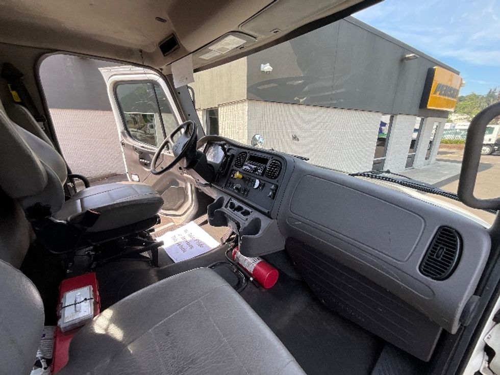 Flatbed Truck-Light and Medium Duty Trucks-Freightliner-2020-M2-Portland-OR-169,057\n\t\tmiles-$ 44,500 - Image 17