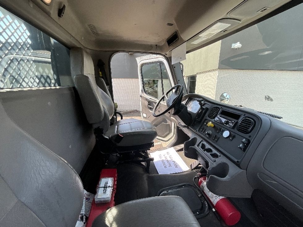 Flatbed Truck-Light and Medium Duty Trucks-Freightliner-2020-M2-Portland-OR-169,057\n\t\tmiles-$ 44,500 - Image 18