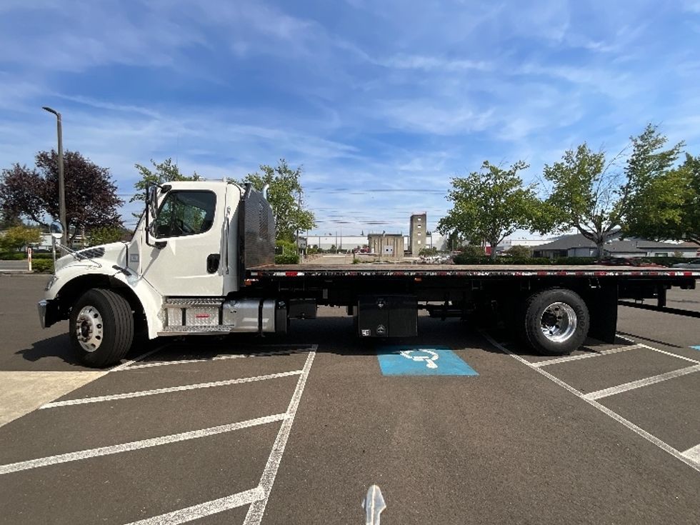 Flatbed Truck-Light and Medium Duty Trucks-Freightliner-2020-M2-Portland-OR-169,057\n\t\tmiles-$ 44,500 - Image 4