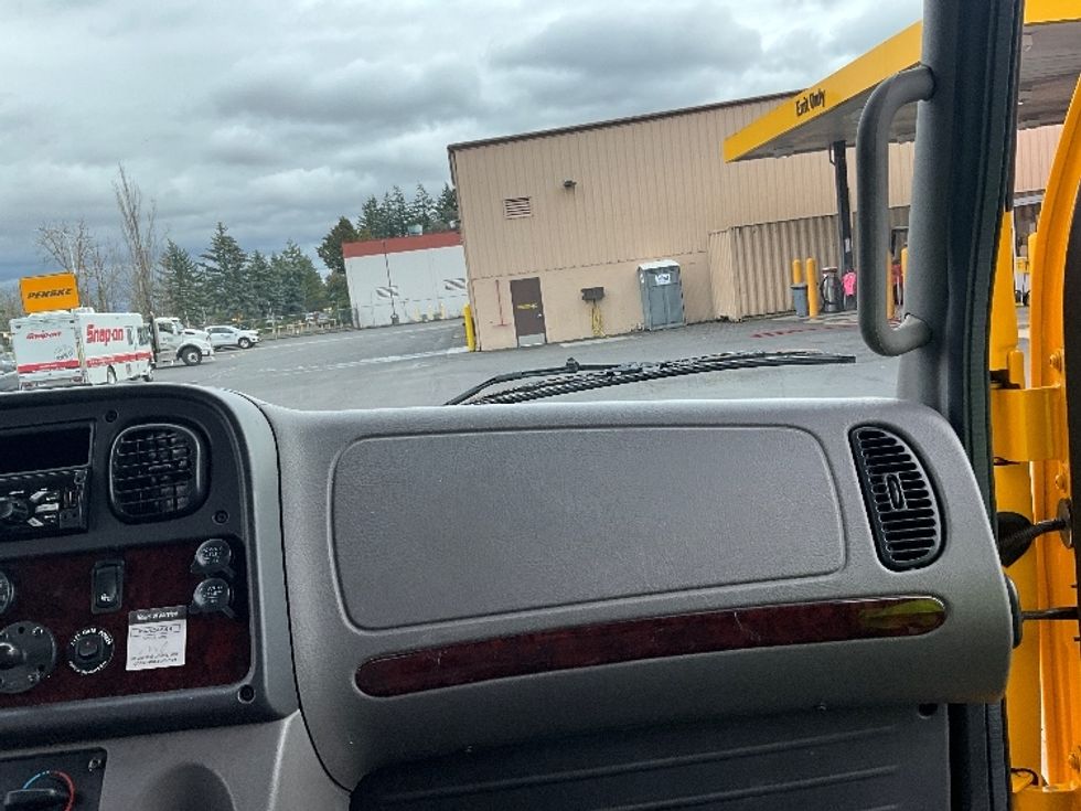 Flatbed Truck-Light and Medium Duty Trucks-Freightliner-2020-M2-Portland-OR-42,020\n\t\tmiles-$ 64,250 - Image 21