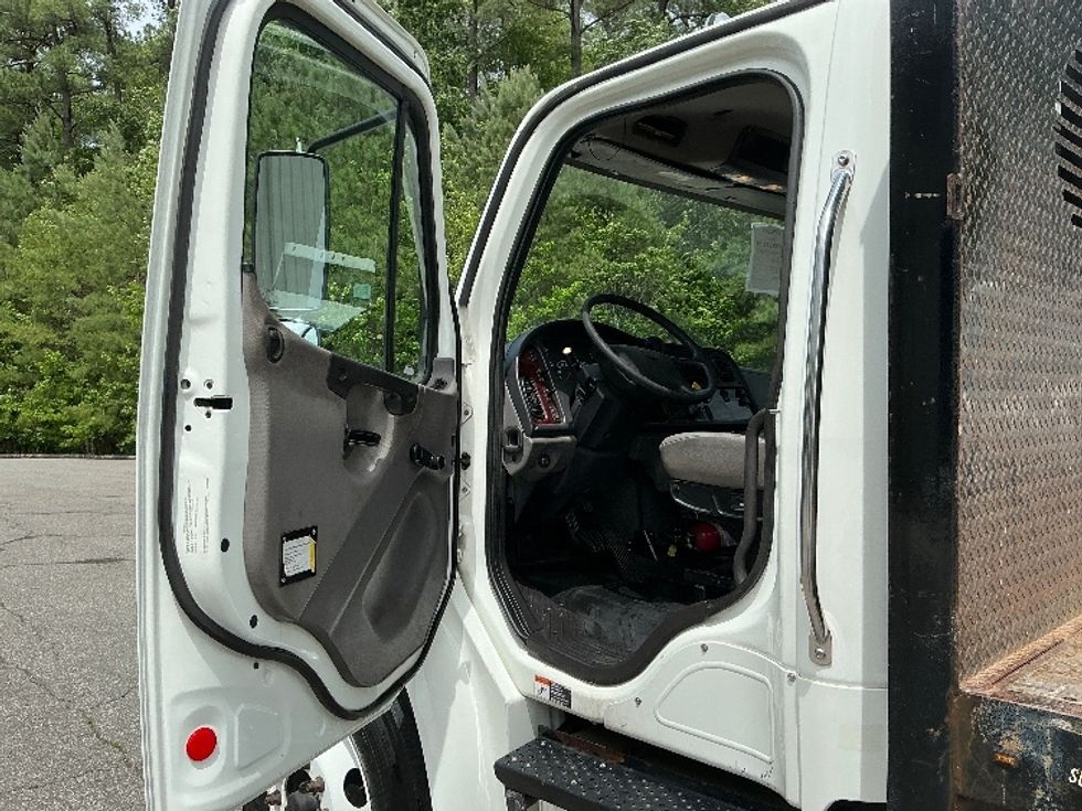 Flatbed Truck-Light and Medium Duty Trucks-Freightliner-2020-M2-Prince George-VA-177,953\n\t\tmiles-$ 43,500 - Image 16