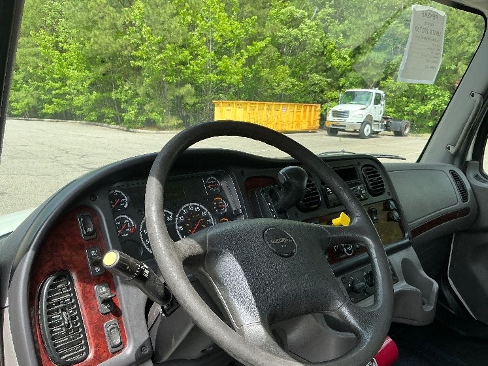 Flatbed Truck-Light and Medium Duty Trucks-Freightliner-2020-M2-Prince George-VA-177,953\n\t\tmiles-$ 43,500 - Image 18