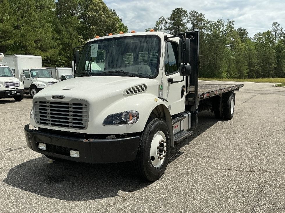 Flatbed Truck-Light and Medium Duty Trucks-Freightliner-2020-M2-Prince George-VA-177,953\n\t\tmiles-$ 43,500 - Image 3