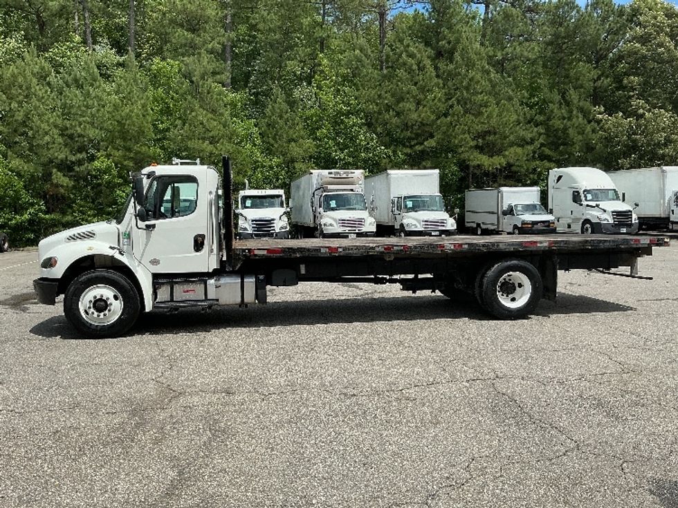 Flatbed Truck-Light and Medium Duty Trucks-Freightliner-2020-M2-Prince George-VA-177,953\n\t\tmiles-$ 43,500 - Image 4