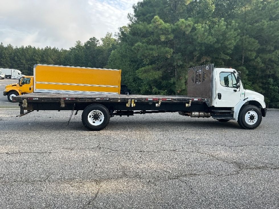 Flatbed Truck-Light and Medium Duty Trucks-Freightliner-2020-M2-Prince George-VA-188,890\n\t\tmiles-$ 40,000 - Image 15