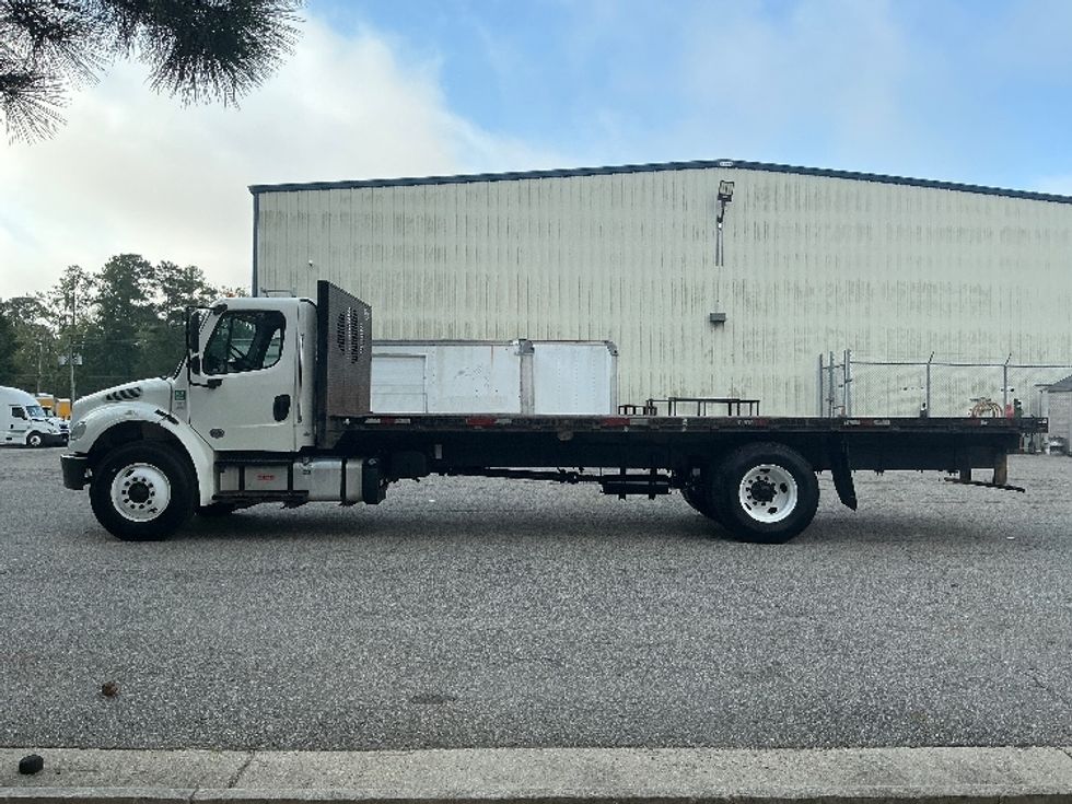 Flatbed Truck-Light and Medium Duty Trucks-Freightliner-2020-M2-Prince George-VA-188,890\n\t\tmiles-$ 40,000 - Image 4